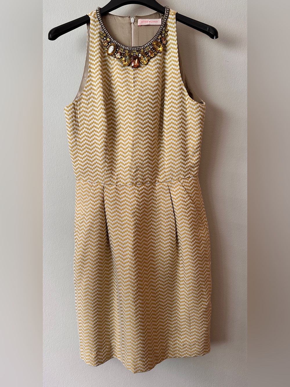 Matthew Williamson Sleeveless Chevron Jewel-Neck Shift Dress in Yellow